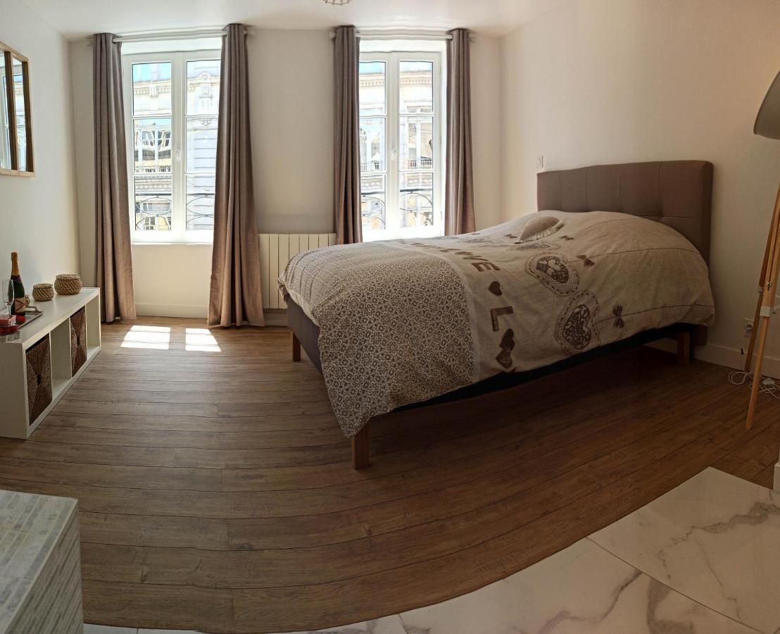 شقة Triplex 110 M2 Centre Historique Avec Jacuzzi دينان المظهر الخارجي الصورة