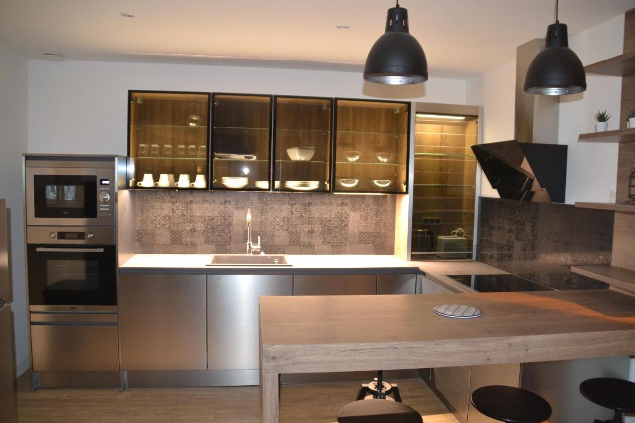 شقة Triplex 110 M2 Centre Historique Avec Jacuzzi دينان المظهر الخارجي الصورة