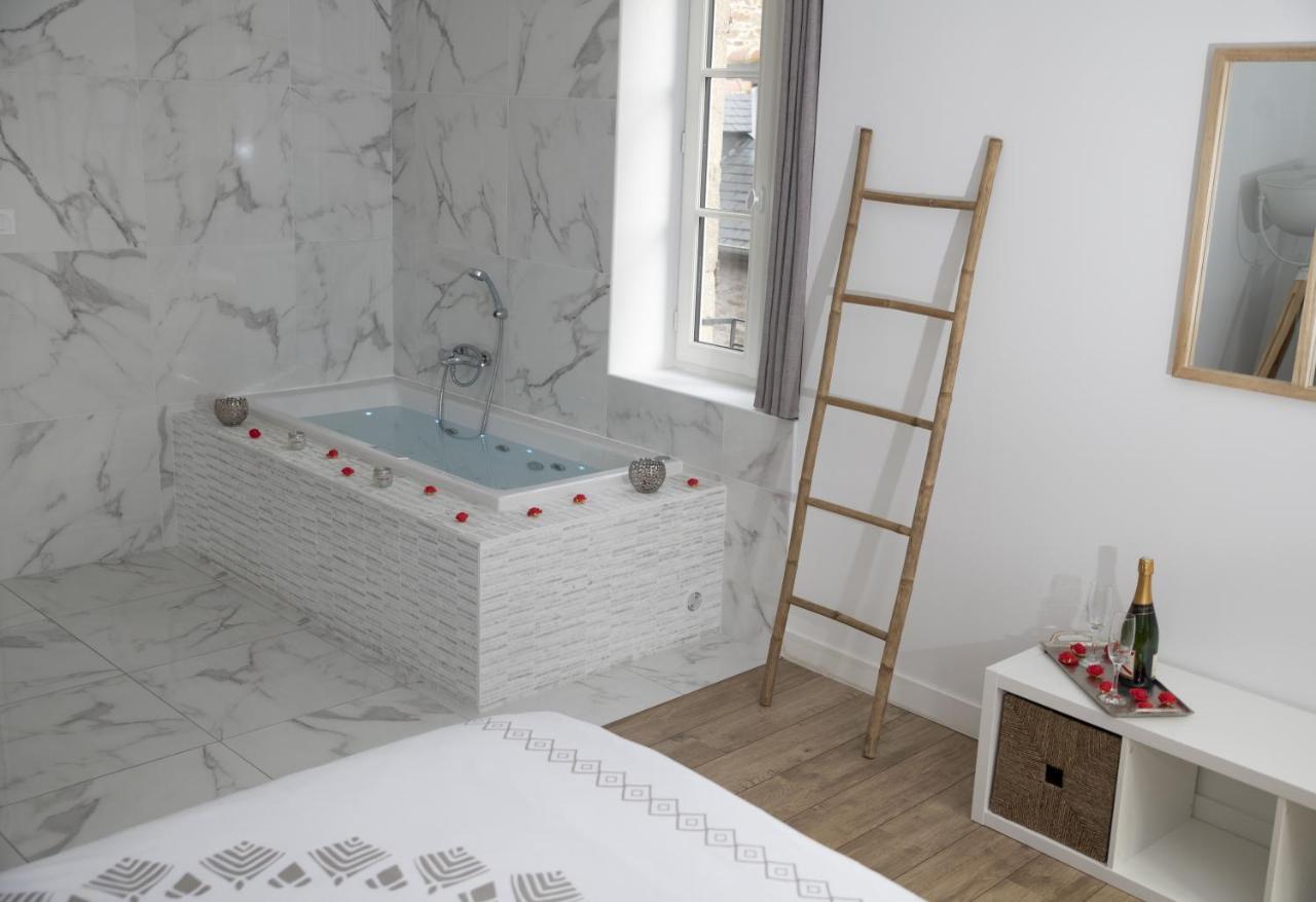 شقة Triplex 110 M2 Centre Historique Avec Jacuzzi دينان المظهر الخارجي الصورة